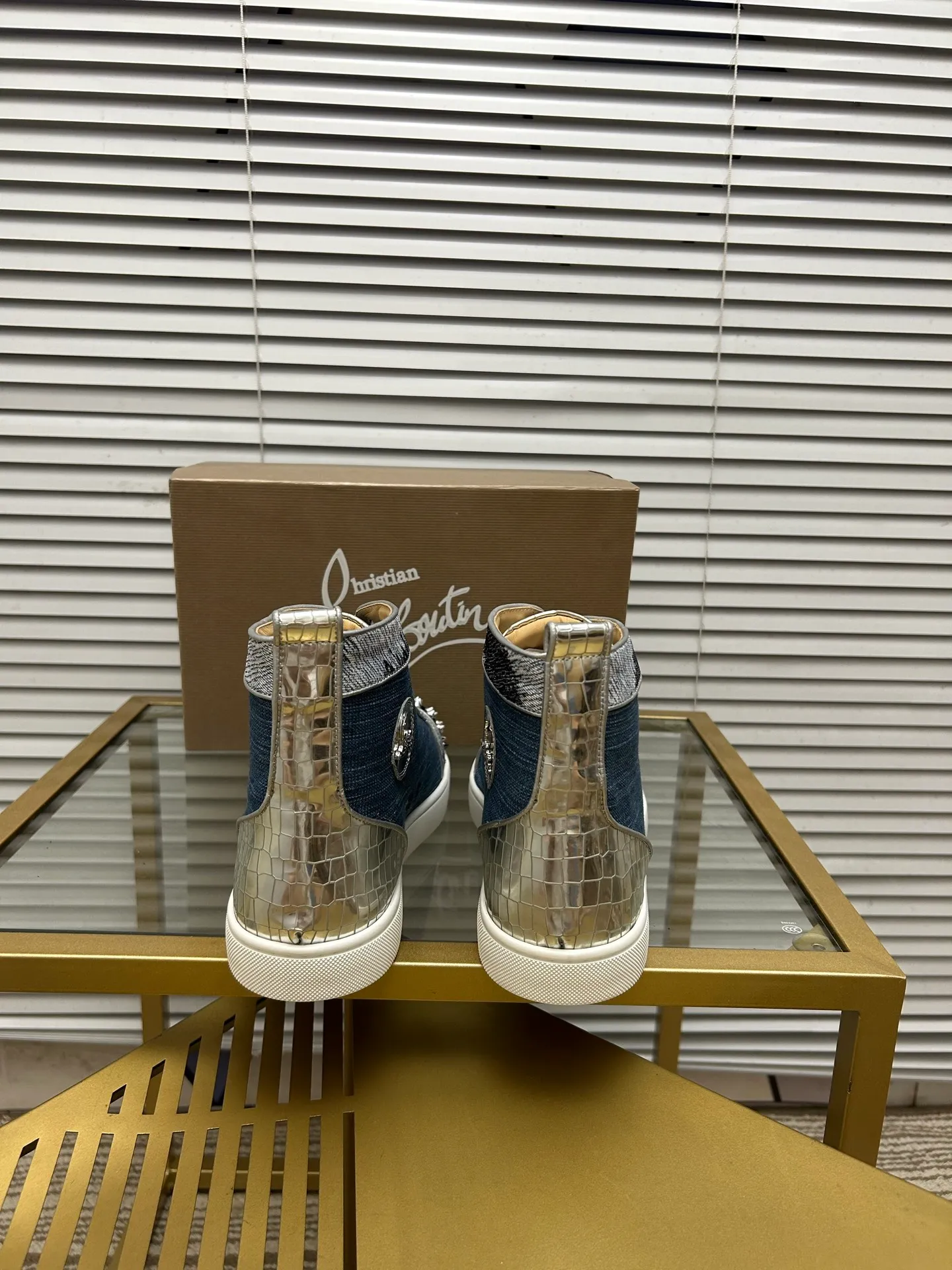 (Customized model) Ex-factory price is 540. christian louboutin (CL red sole shoes) counter series, casual sneakers for couples 📢 📢 📢 Exclusive hot style release 🎈🎈💪 Movable latex feet 👻 Finished outsole line [Proud] 😝Female 35-40# Male 38#-46, global supply😝 [Top version]: Original imported genuine leather upper, top original leather lining, original molded TPU outsole, original 1:1 detail processing, original shoe last,